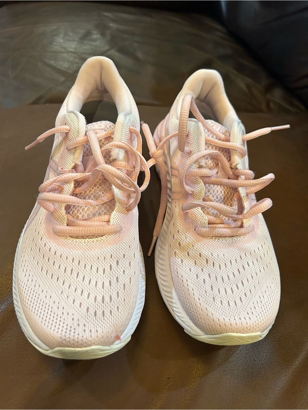 ASICS Women 7.5 pink gel running shoes